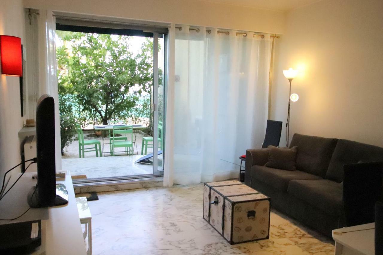 Eros Apartment